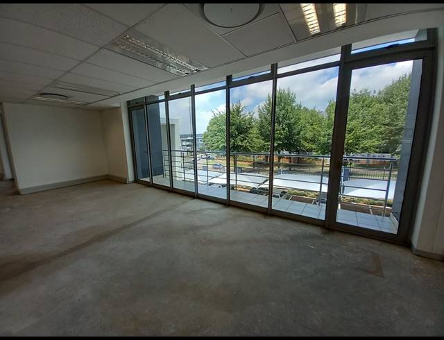 329M² OFFICE TO LET IN BRYANSTON